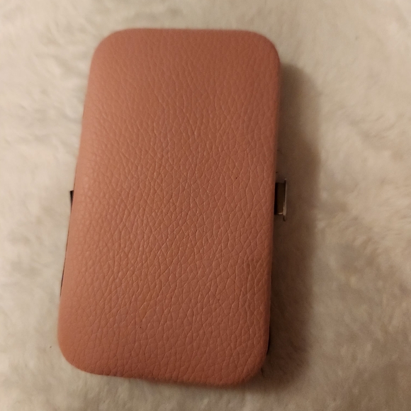 Manicure Tool Set In Case - Picture 4 of 5